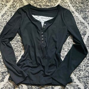 🖤🤍Black long sleeve button up shirt with lace detailing